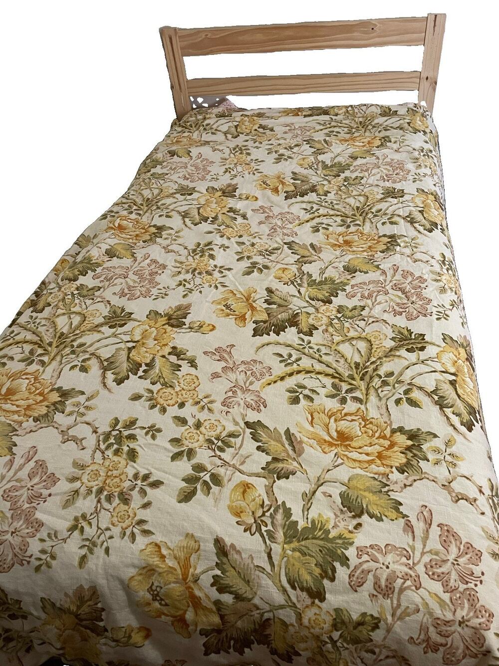 Vintage Bedspread - Floral Yellow twin heavy